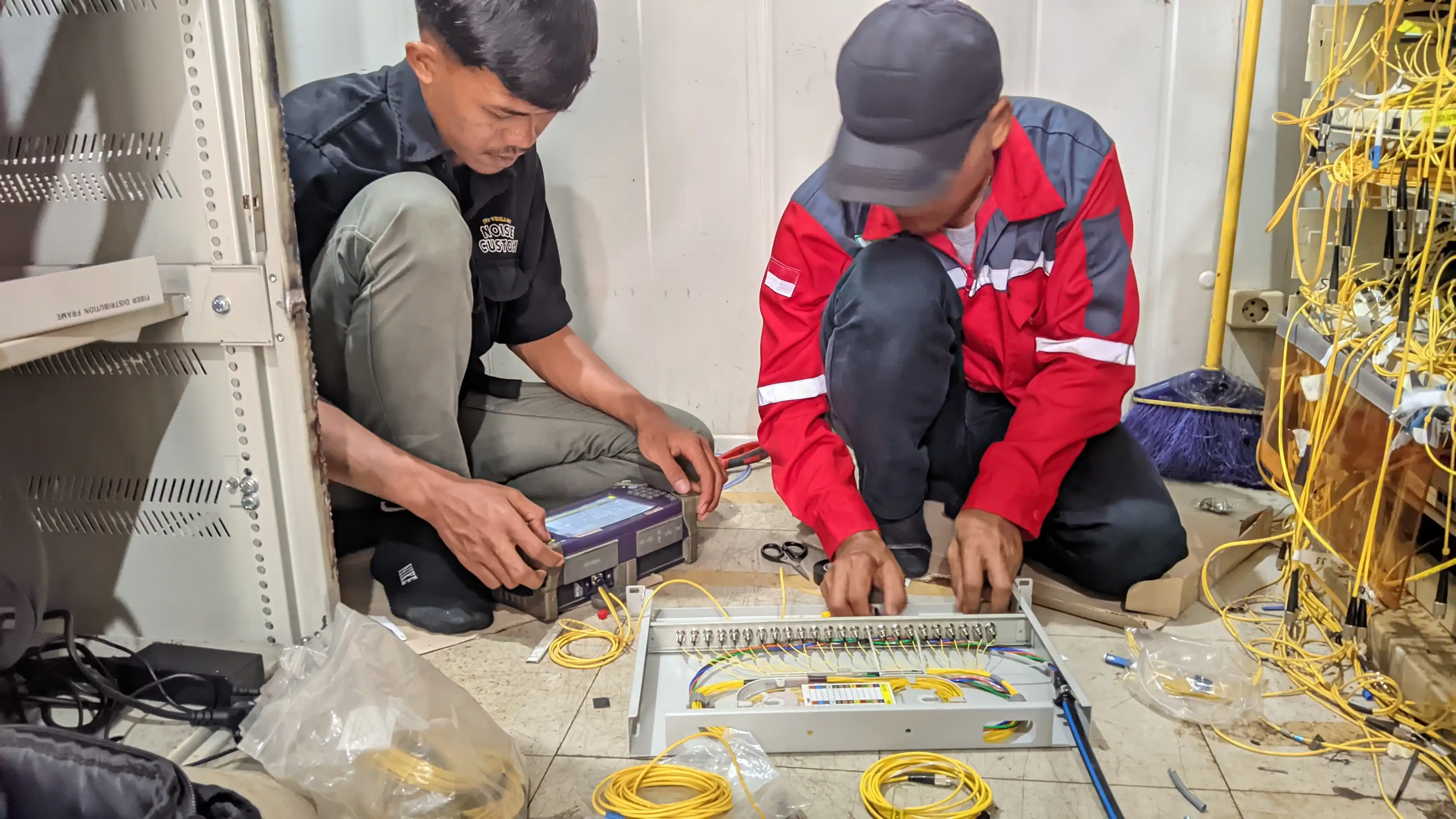 Instalasi Fiber Optic